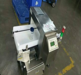 茶山三榮集團(tuán)在我司引入一臺金屬檢測機(jī)