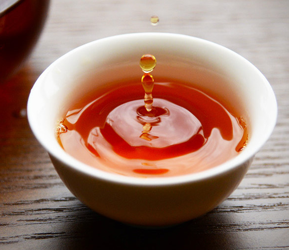 熱烈慶祝英德市三圣紅茶業(yè)有限公司老一隊(duì)購進(jìn)我司金屬檢測機(jī)