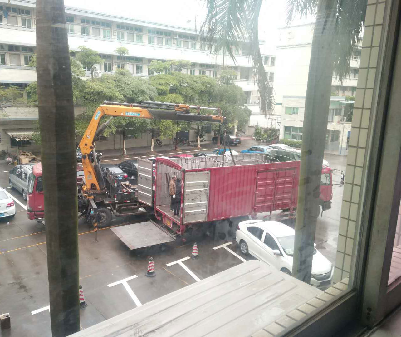 善安年前大批出貨，善安人永遠(yuǎn)奮戰(zhàn)一線。