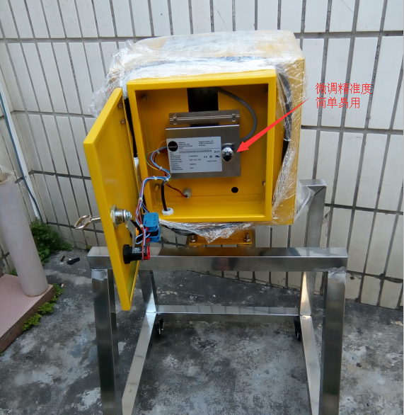 供應(yīng)梁興塑機(jī)輔機(jī) 塑料銅鋁檢測分離器 再生塑料雜質(zhì)金屬分離器 德國技術(shù)第四代金屬分離器 東莞廠家直銷保修二年 終身維護(hù)